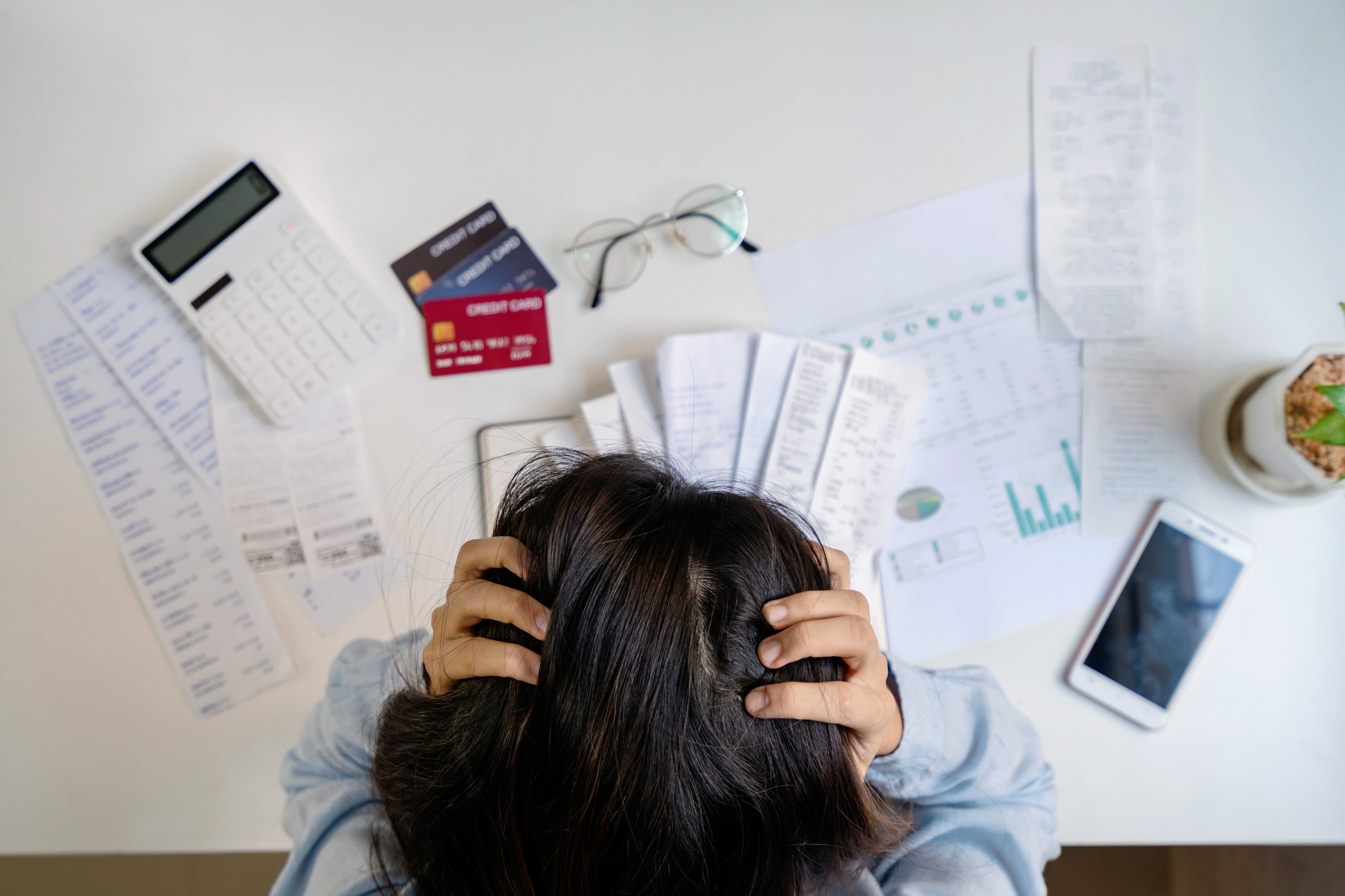 Stressed Young Woman Calculating Monthly Home Expe 2025 03 05 16 44 13 Utc